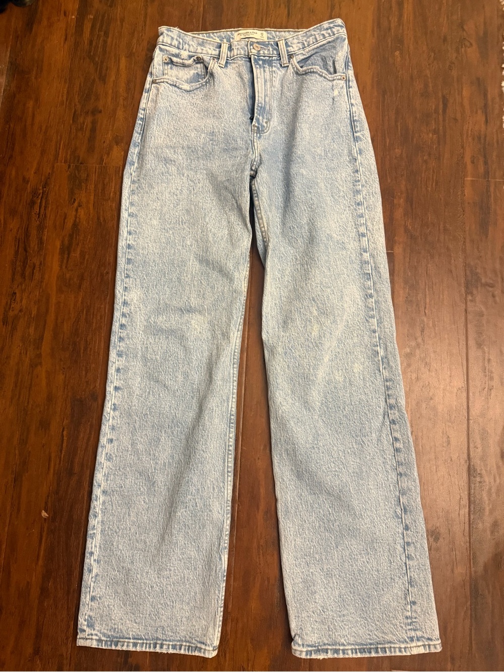 A&F the 90s relaxed Jean high rise size 4/27 long